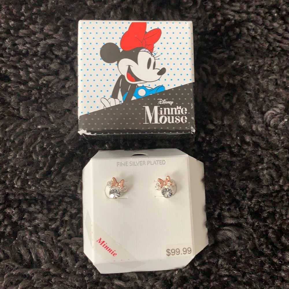 Minnie Mouse girls Earrings like new!